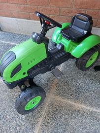 Trattore a pedali per bambini