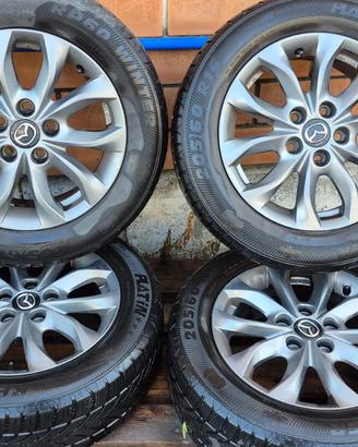 Cerchi e gomme usati pochissimo mazda