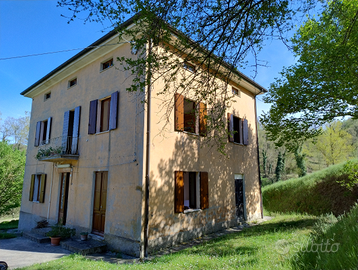 Casale con terreno agricolo