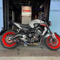 YAMAHA MT-09 .