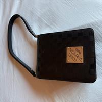 Louis Vuitton pochette vernice
