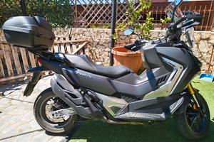 Scooter Sym 400 tgx  completo di bauletto 