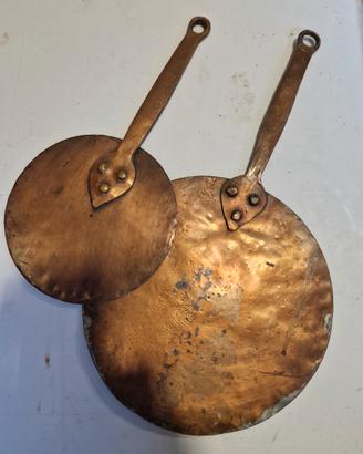 antichi coperchi francesi in rame martellato