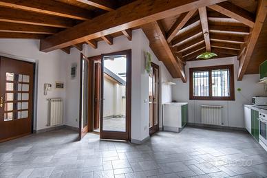 Cesano Maderno appartamento 3 vani 90 Mq