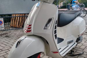 VESPA 300 GTS SUPER