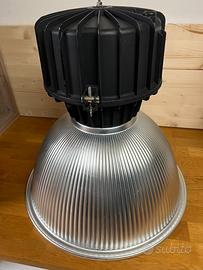 Lampada industriale convertita 220
