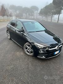 Mercedes Classe B180D versione Premium AMG