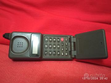 Cellulare Motorola Flip Phone 2