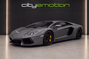 LAMBORGHINI Aventador 6.5 V12 LP700-4
