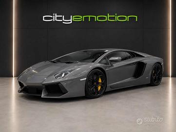 LAMBORGHINI Aventador 6.5 V12 LP700-4