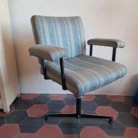 Sedia vintage con braccioli