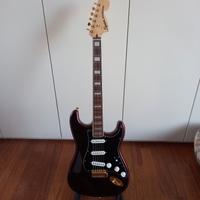 Squier by Fender Stratocaster 40th ruby red 