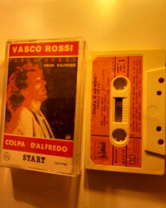 MUSICASSETTA  E'  COLPA  D' ALFREDO.