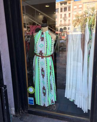 abito leggero estivo verde fluo, bianco e marrone