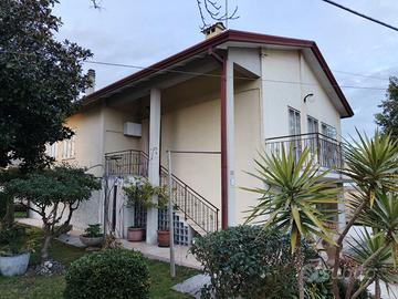 Casa singola con due accessi