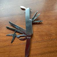 coltellino svizzero con 11 funzioni in acciaio