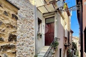 3 LOCALI A SAN GIOVANNI A PIRO