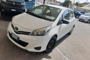 Toyota Yaris 1.0 5 porte Lounge