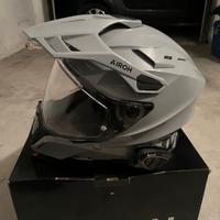 Casco airoh commander 2