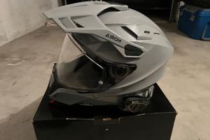 Casco airoh commander 2