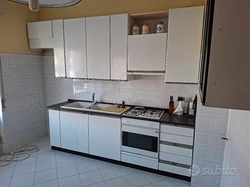  Cucina Completa Bianca + Set Tavolo e Sedie