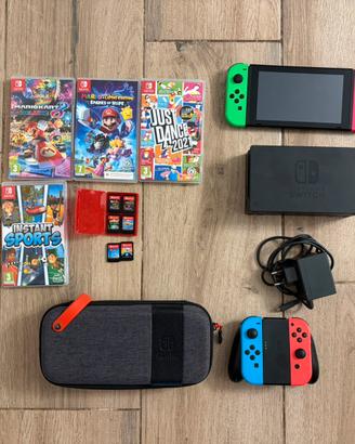 Nintendo Switch + 4 Joy-Con + 10 giochi + custodia