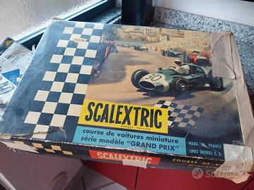 SCALEXTRIC  pista corsa automobiline