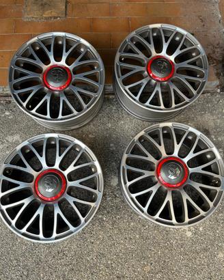 Ruote Cerchi 17" originali Abarth con coprimozzi