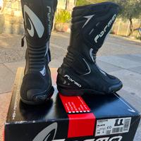 Stivali forma freccia