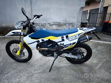HUSQUARNA 701 ENDURO