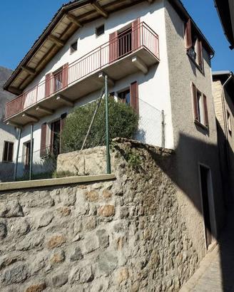 Casa indipendente di 100 m² con 3 locali a Casargo