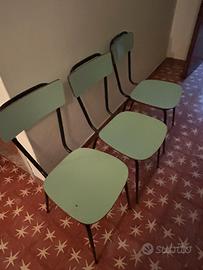 3 sedie in formica