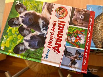 Raccolta ,enciclopedia, di libri e animali