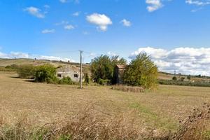 Via montesserrato rudere