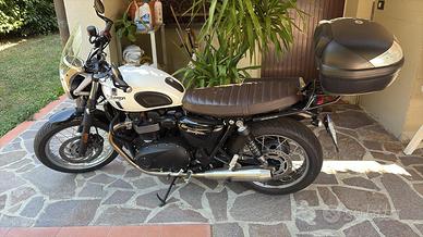 Triumph Street twin 900 cc bianca