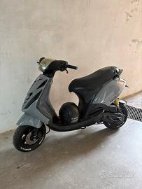 piaggio zip
