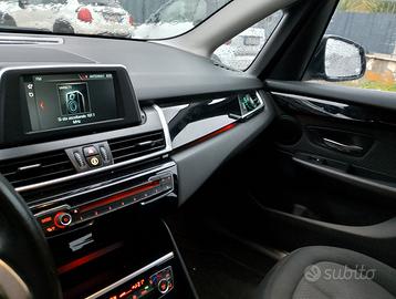 BMW 216 automatica