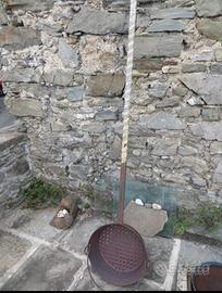 Padella per castagne con manico lungo