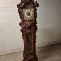 Orologio a pendolo  antico in noce massiccio