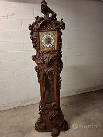 Orologio a pendolo  antico in noce massiccio