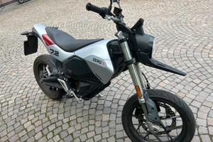 ZERO FXE 125 - 44CV - (patente A1) - 2022