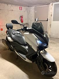 Yamaha X Max 400