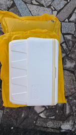 Igloo ghiacciaia portatile mai usato
