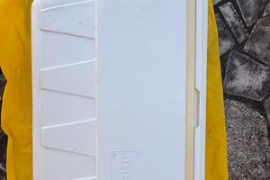 Igloo ghiacciaia portatile mai usato