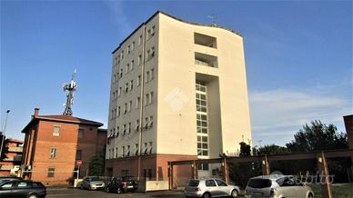 2 LOCALI A PARMA