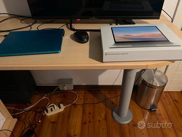 Microsoft surface laptop go