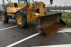 Sollevatore telescopico Caterpillar TH63