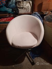 poltroncina girevole ikea