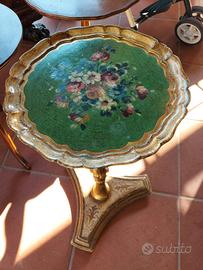 Tavolino da tè dipinto a mano
