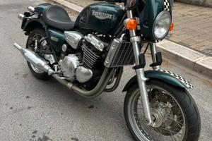 TRIUMPH LEGEND TT 900